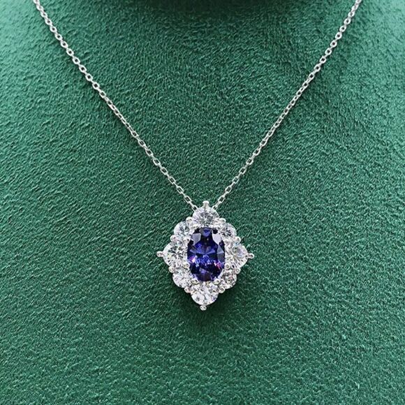 The Blue Palace Pendant Necklace in 925 and Cubic Zirconia - Picture 3 of 6